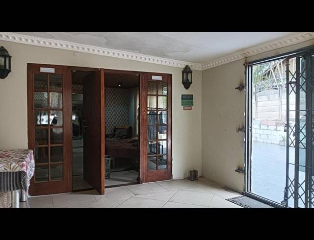 4 BEDROOM HOUSE FOR SALE IN CAVERSHAM GLEN